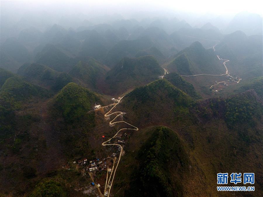 （壯麗70年·奮斗新時代——共和國發(fā)展成就巡禮）（10）人暢其行、貨暢其流——共和國交通運輸業(yè)發(fā)展成就巡禮